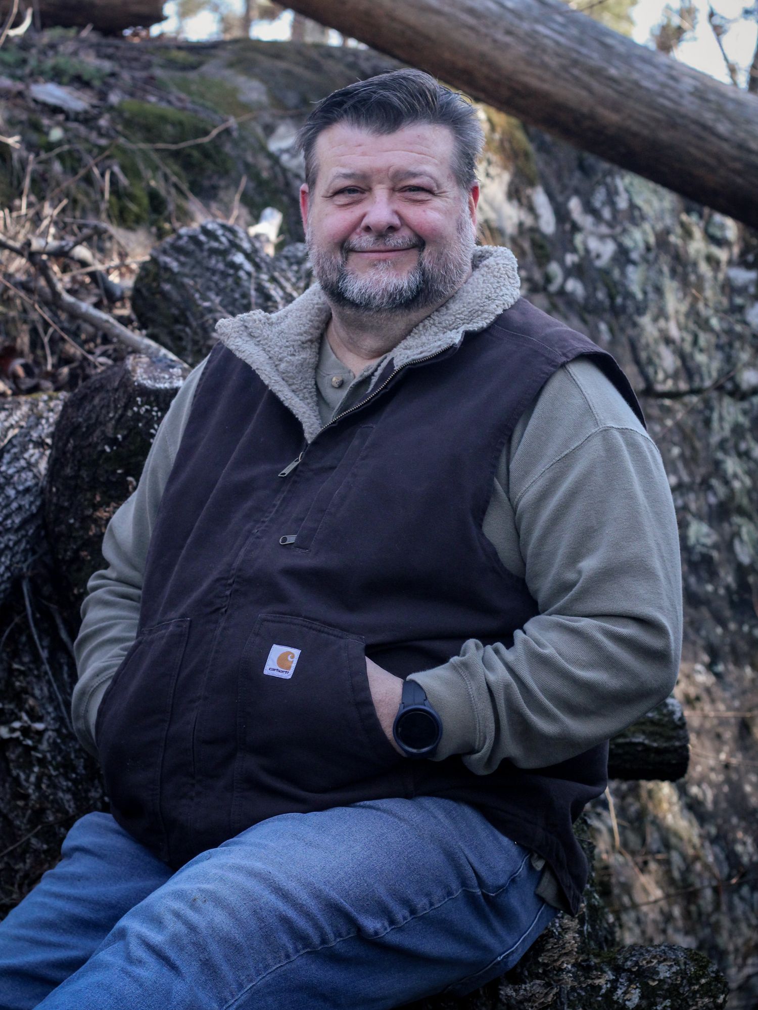 Portrait session among autumn trees
