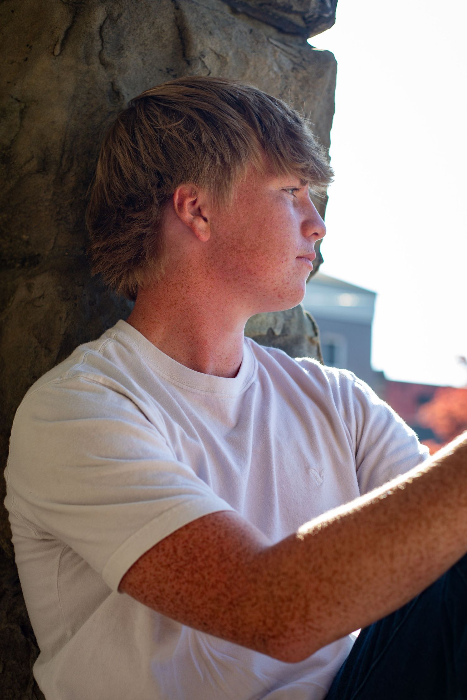 Golden hour senior session in field